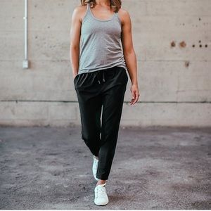 Lululemon JET pant • size 4 • BLACK
